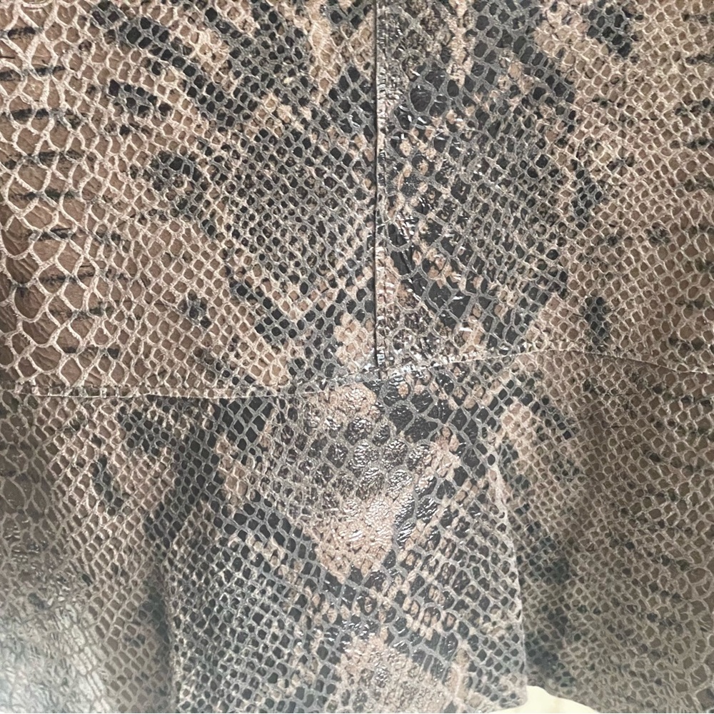 NWT Chico’s Leather Reversible Sze 0 Snakeskin - Picture 9 of 10